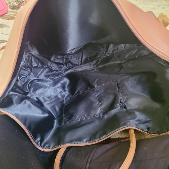 Benoss Milan Overnight Bag - Picture 10 of 12